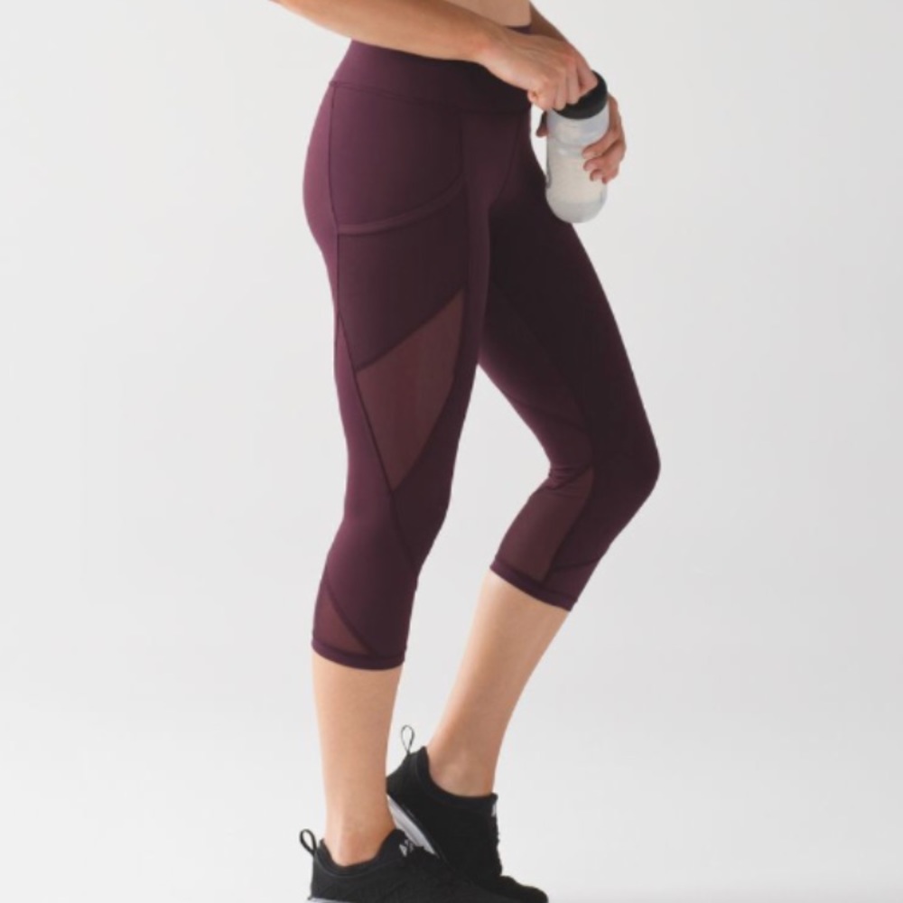 NWT Lululemon Fast As Light Crop